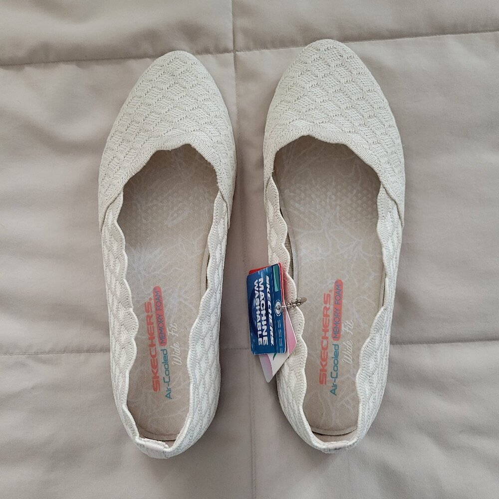 Skechers Cleo 2 Honeycomb beige 7W. EUC